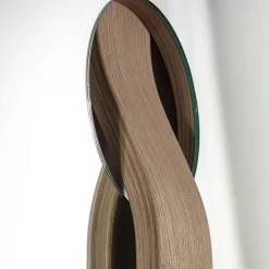 Specchio da parete marrone chiaro a forma di disco Irpin