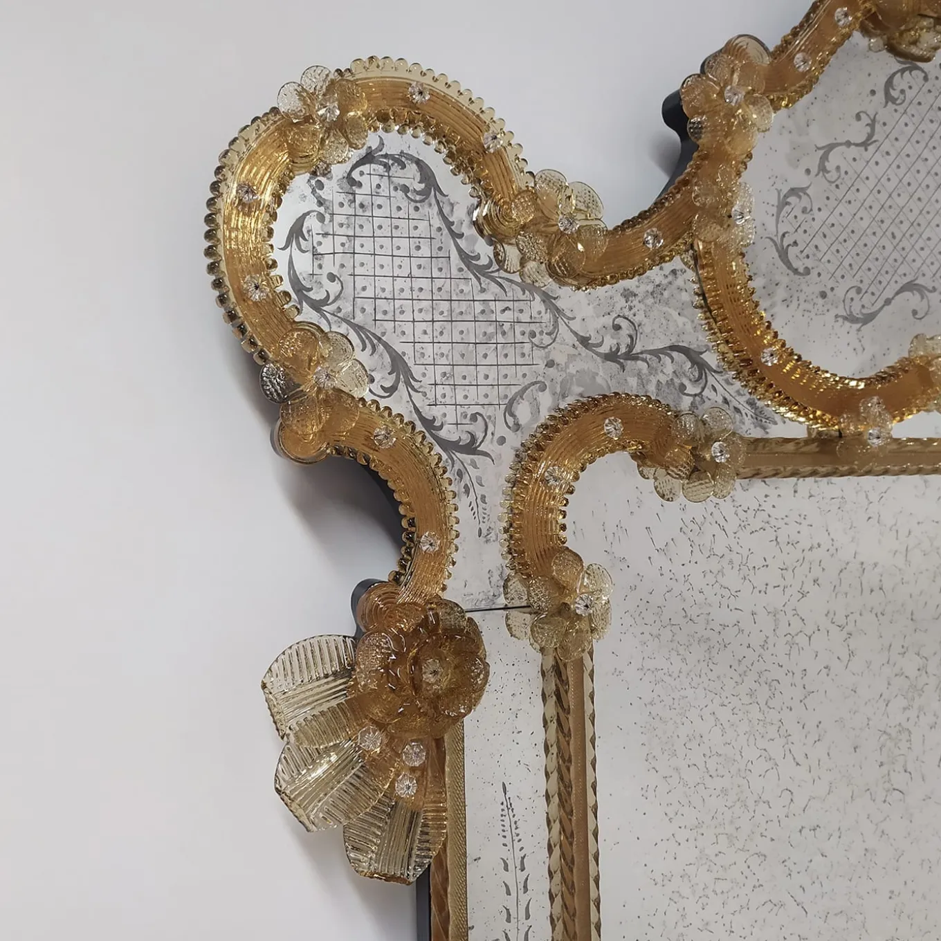 Specchio in vetro di Murano Nettuno Gold di Fratelli Tosi