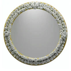 Specchio rotondo dorato con rose in porcellana di Capodimonte