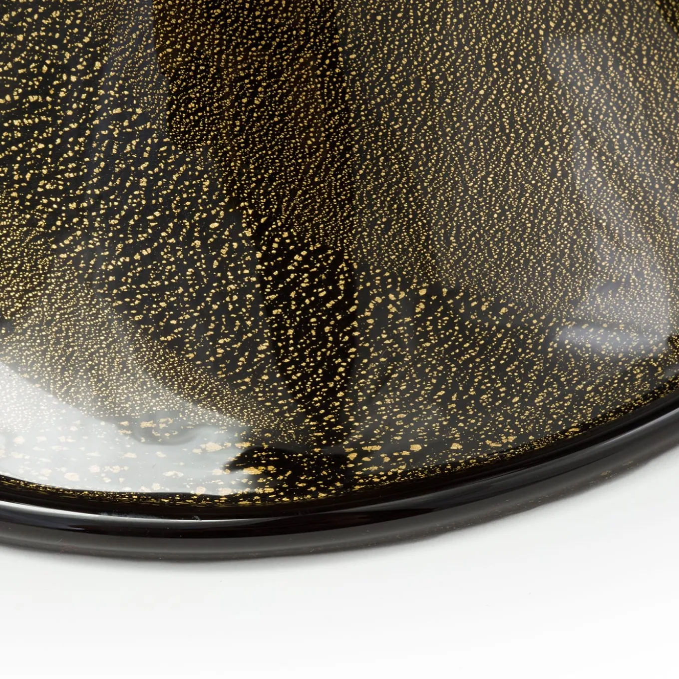 Stmat Vaso con piede in nero e oro 24K con coperchio