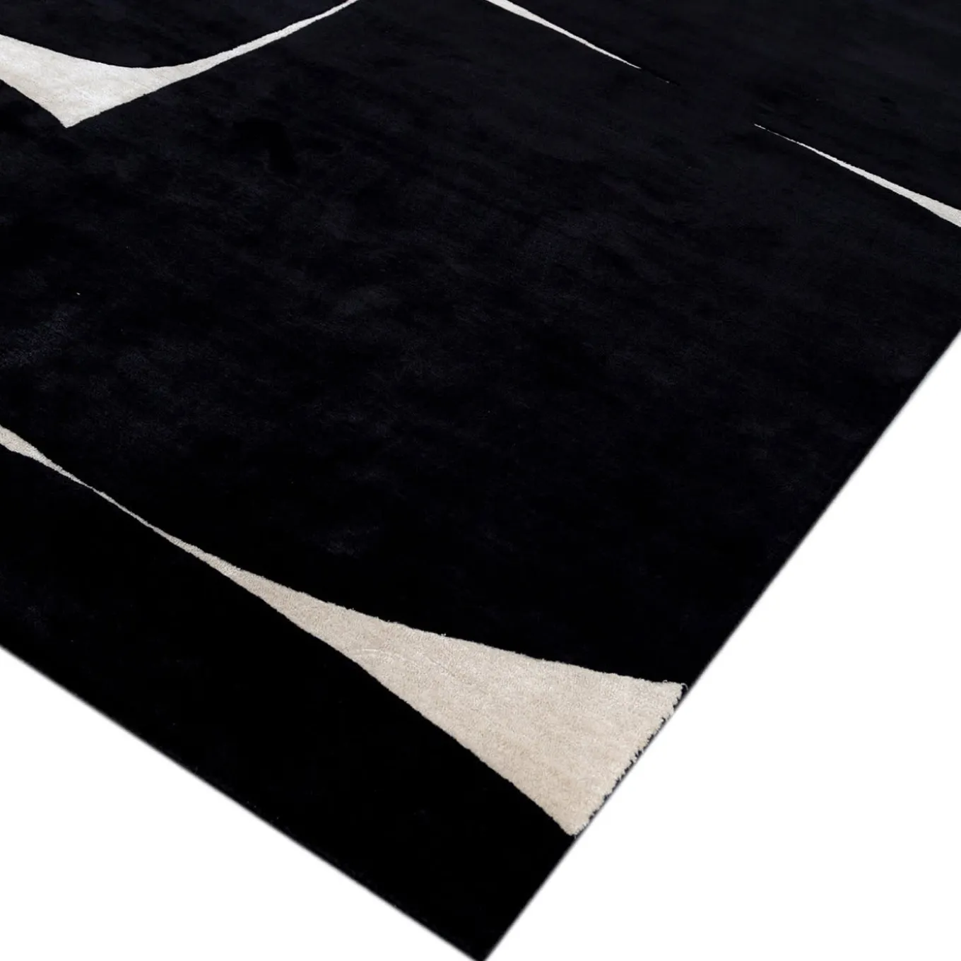 Tappeto Blocks in Ebony and White di Keith Pillow da Daaa Haus
