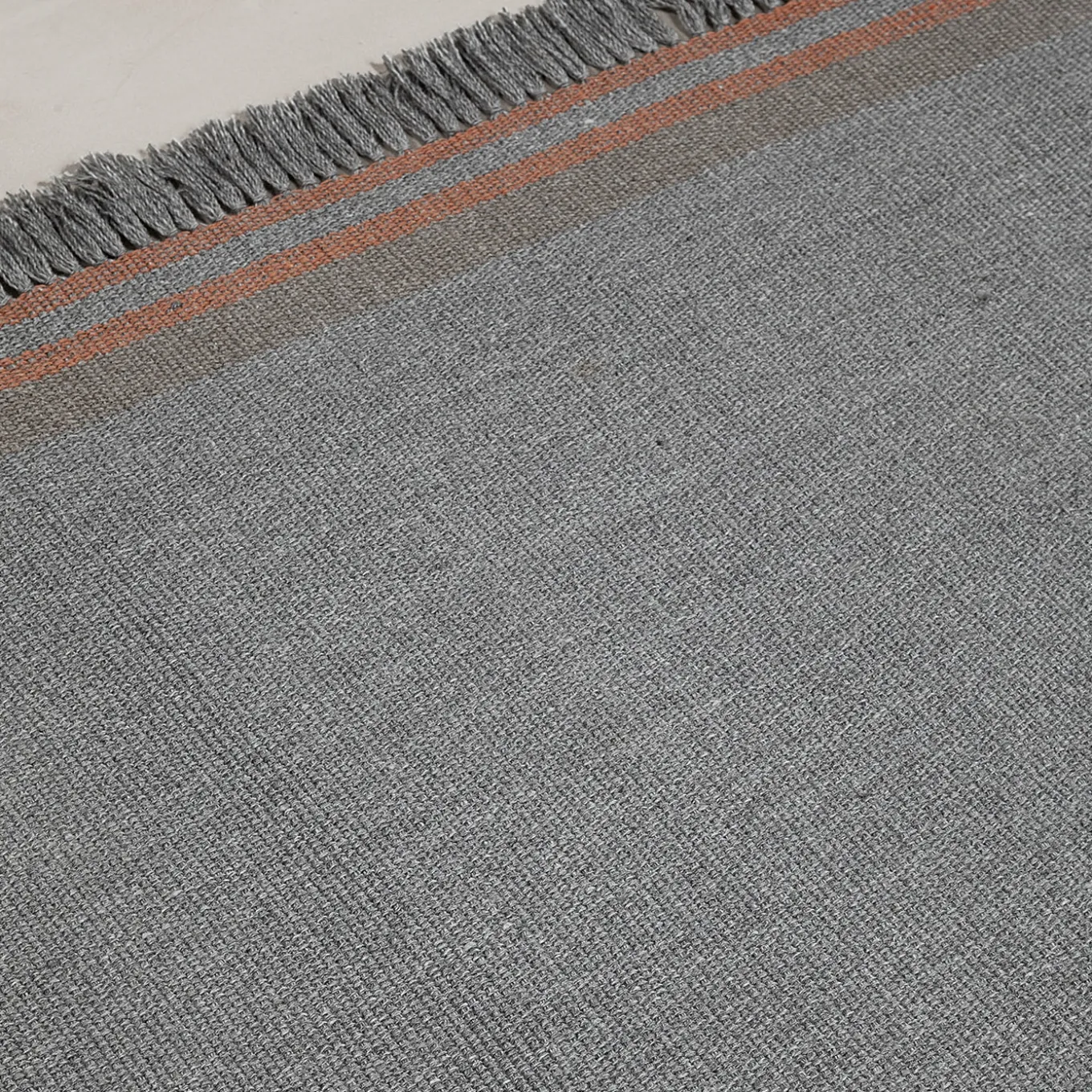 Tappeto Coco Composite Gray Recycled PET In&Outdoor di Carlotta Fortuna
