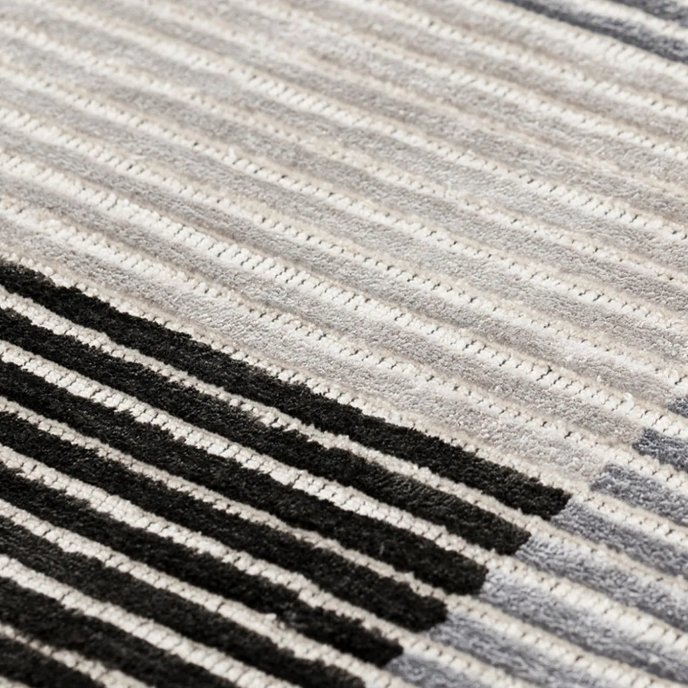 Tappeto Lines L1 in Viscosa Argento