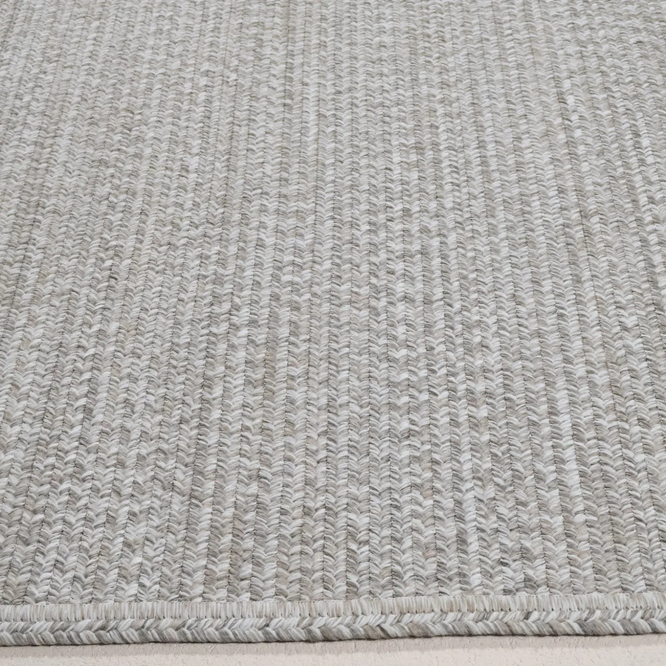 Tappeto Plain Ivory in polipropilene In&Outdoor di Amini Studio