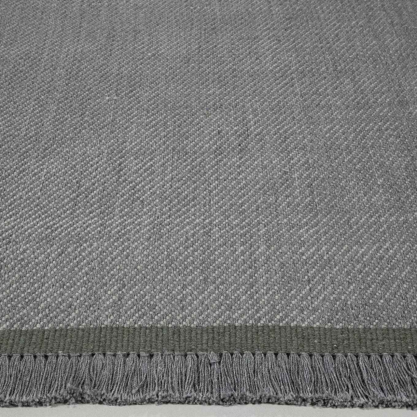 Tappeto Sesamo Taupe in PET riciclato In&Outdoor di Carlotta Fortuna #1