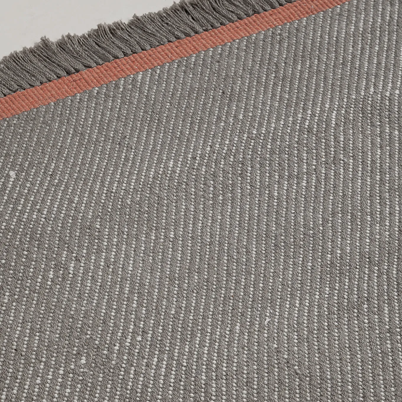 Tappeto Sesamo Taupe in PET riciclato In&Outdoor di Carlotta Fortuna #2