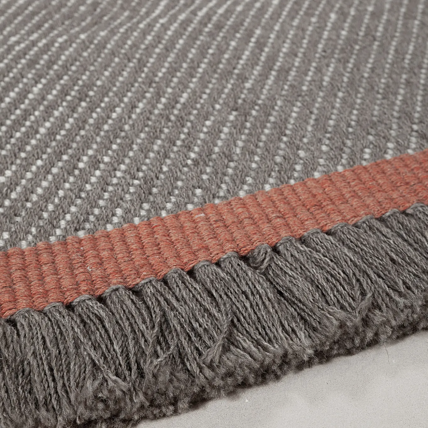 Tappeto Sesamo Taupe in PET riciclato In&Outdoor di Carlotta Fortuna #2