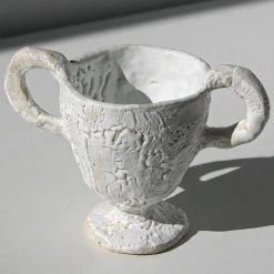 Tazza con piedino bianco e manici