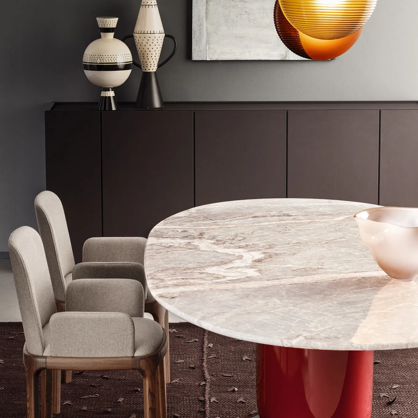 Vaso Aryballos bianco e nero di Ugo La Pietra