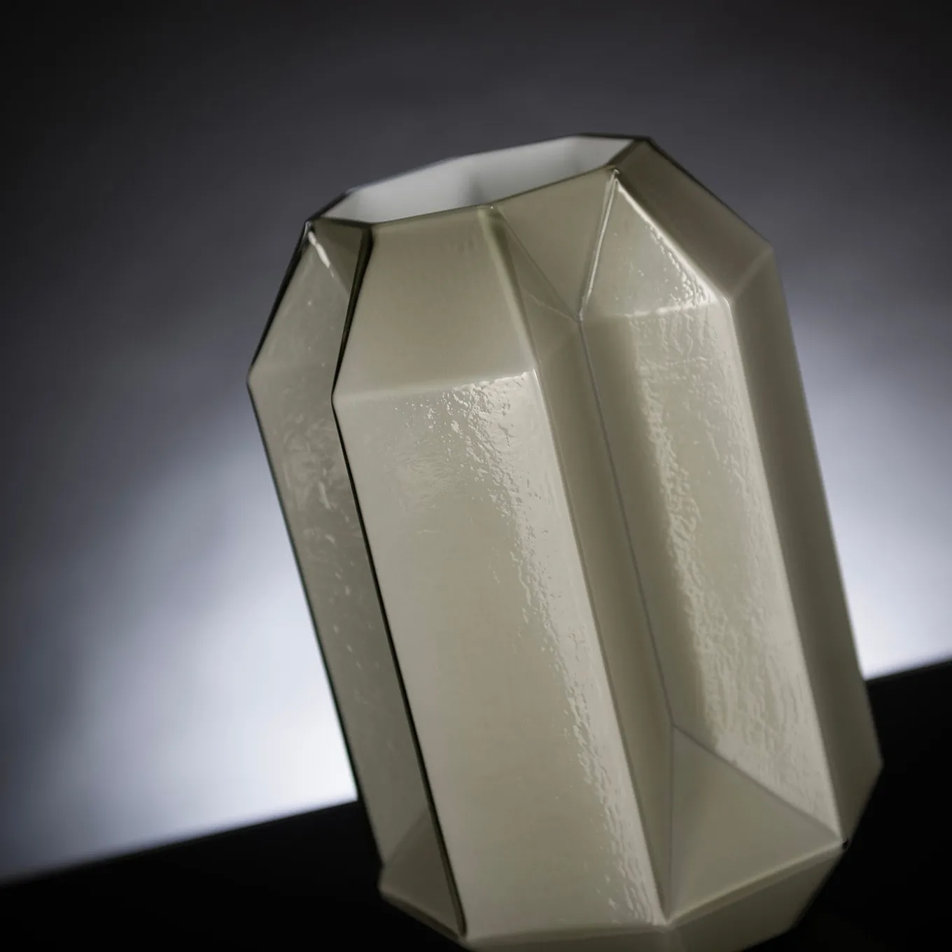 Vaso Asolo Smoky Gray & White
