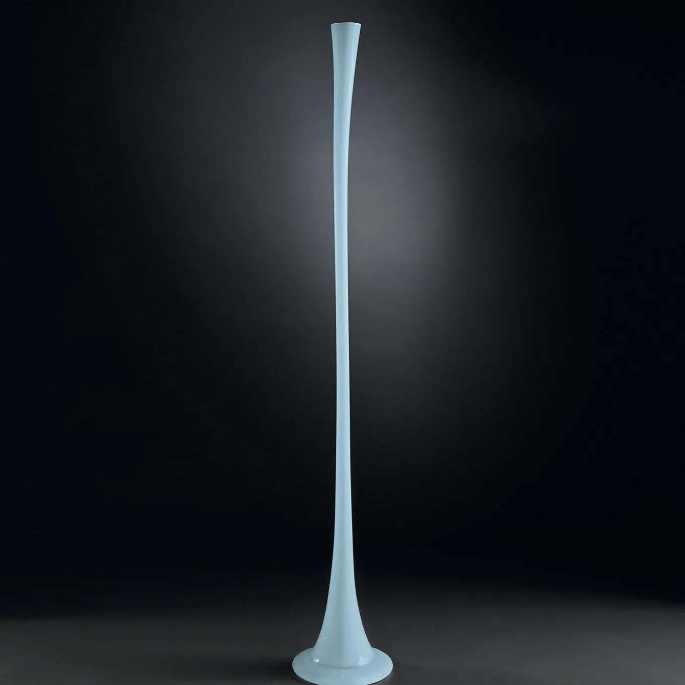 Vaso blu purista della Chiesa