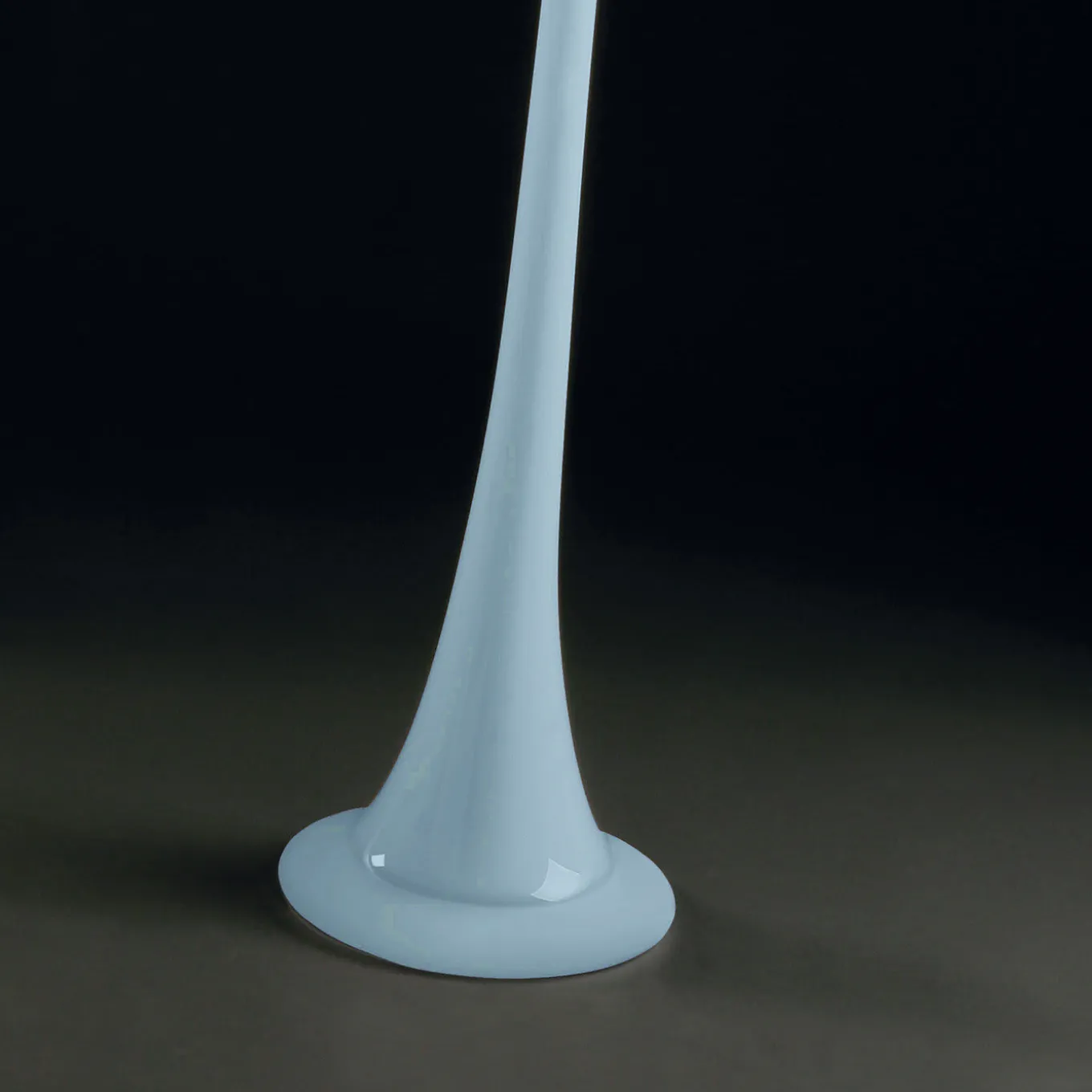 Vaso blu purista della Chiesa