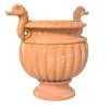 Vaso con manici a forma di delfino