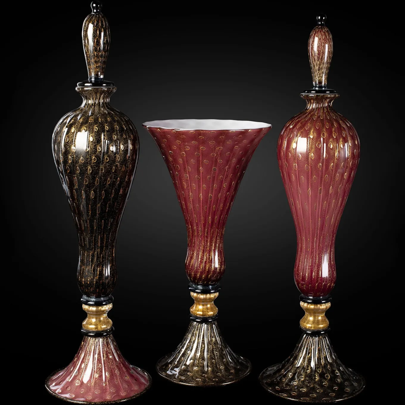 Vaso con piede in oro e rubino Stmtrub