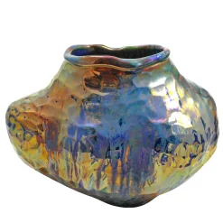 Vaso con riflessi di luce multisfaccettati