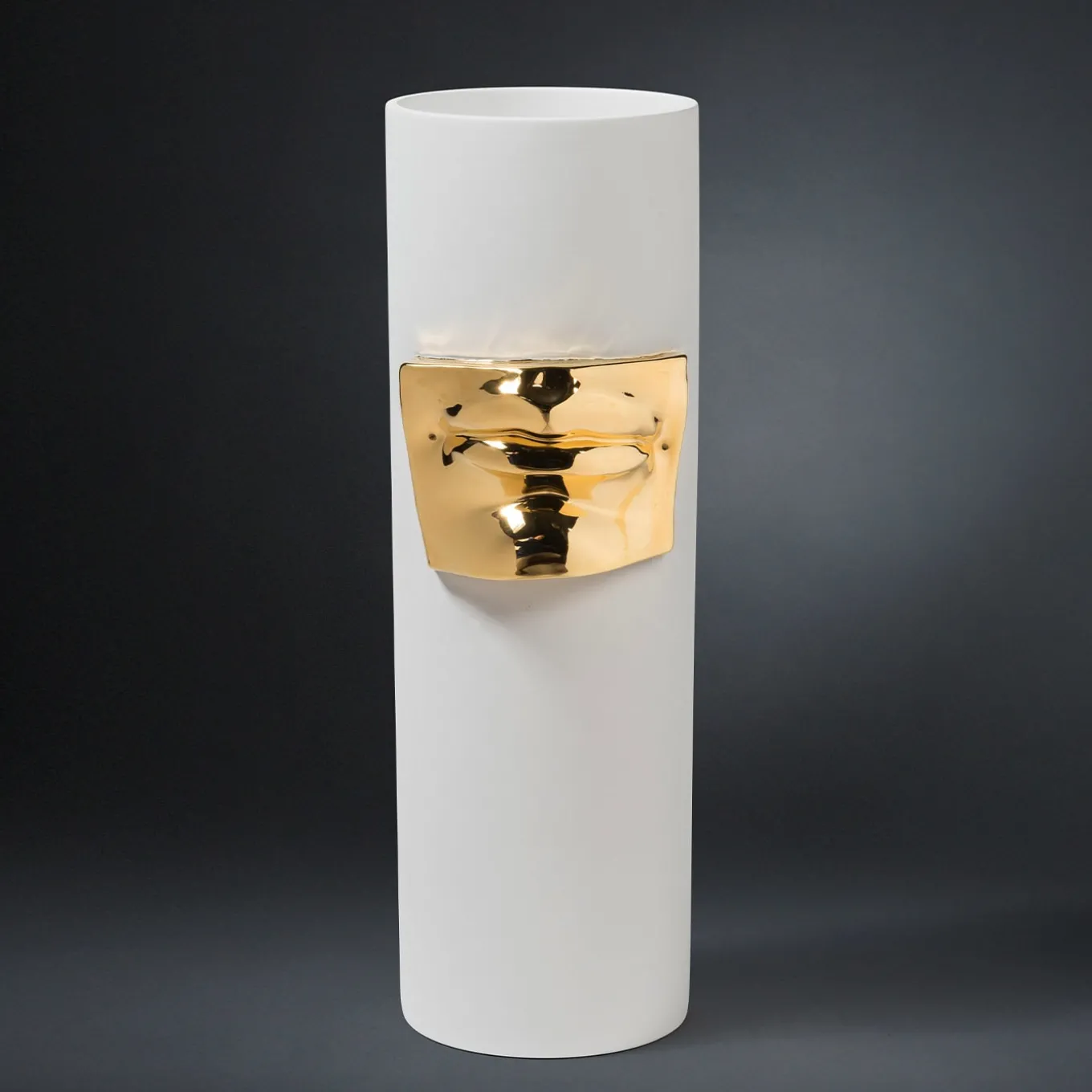 Vaso David's Lips bianco e oro