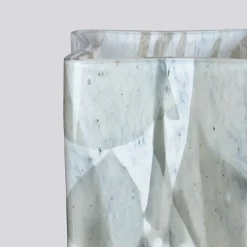 Vaso di vetro grigio a secchiello