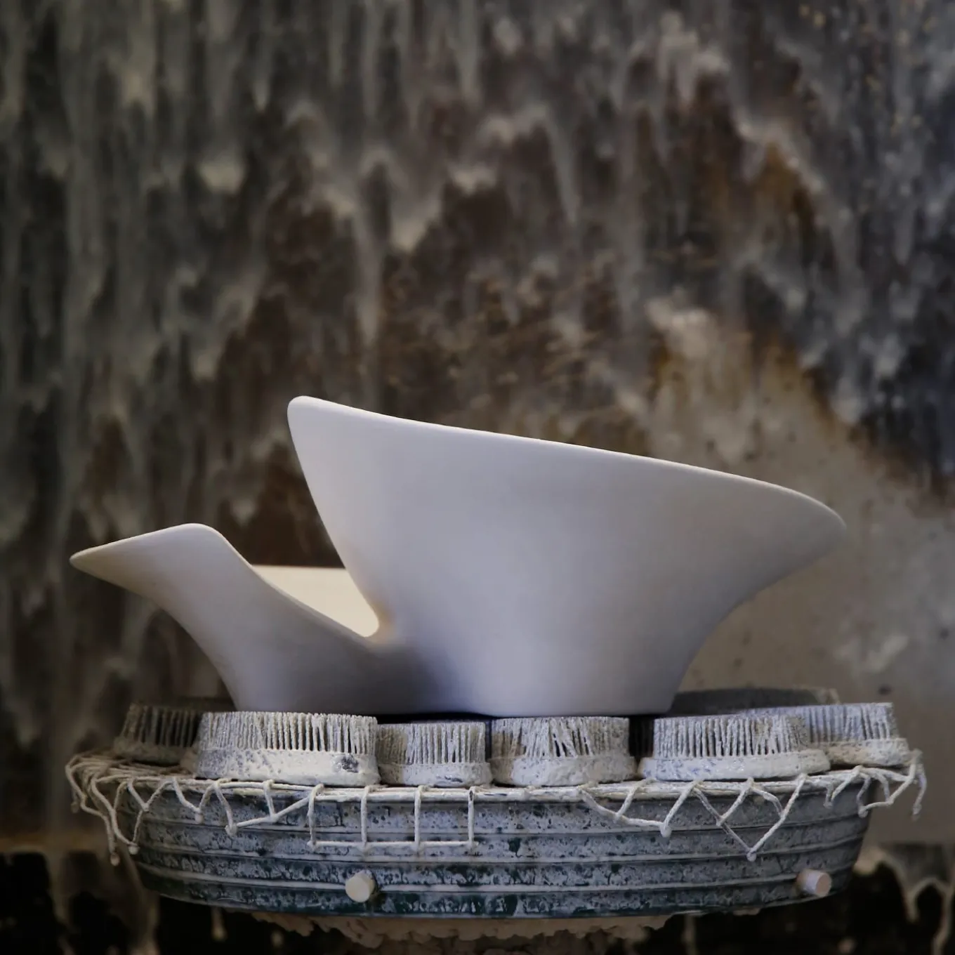 Vaso e centrotavola in ceramica bianca Elica