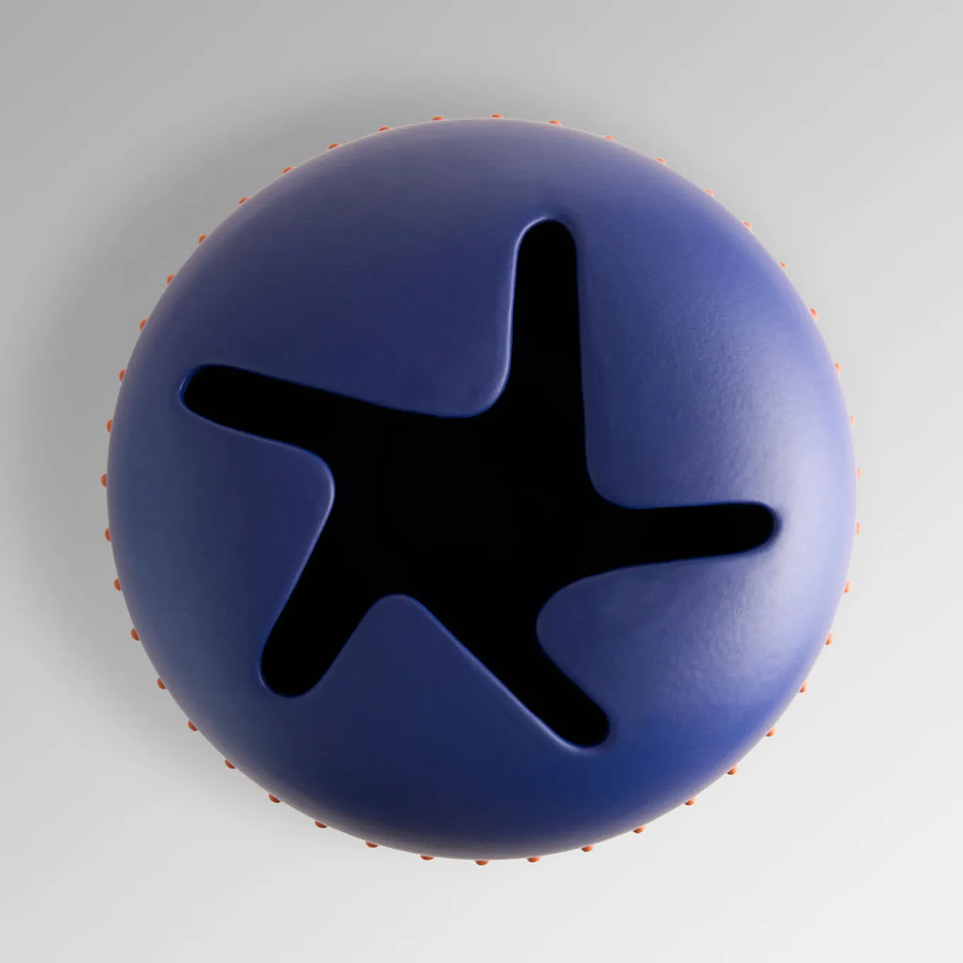 Vaso in ceramica blu con puntini rossi di Arik Levy