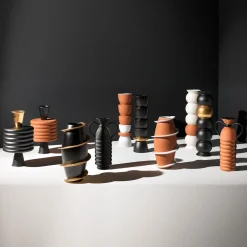 Vaso in Ceramica Continuous #2 di Ugo La Pietra