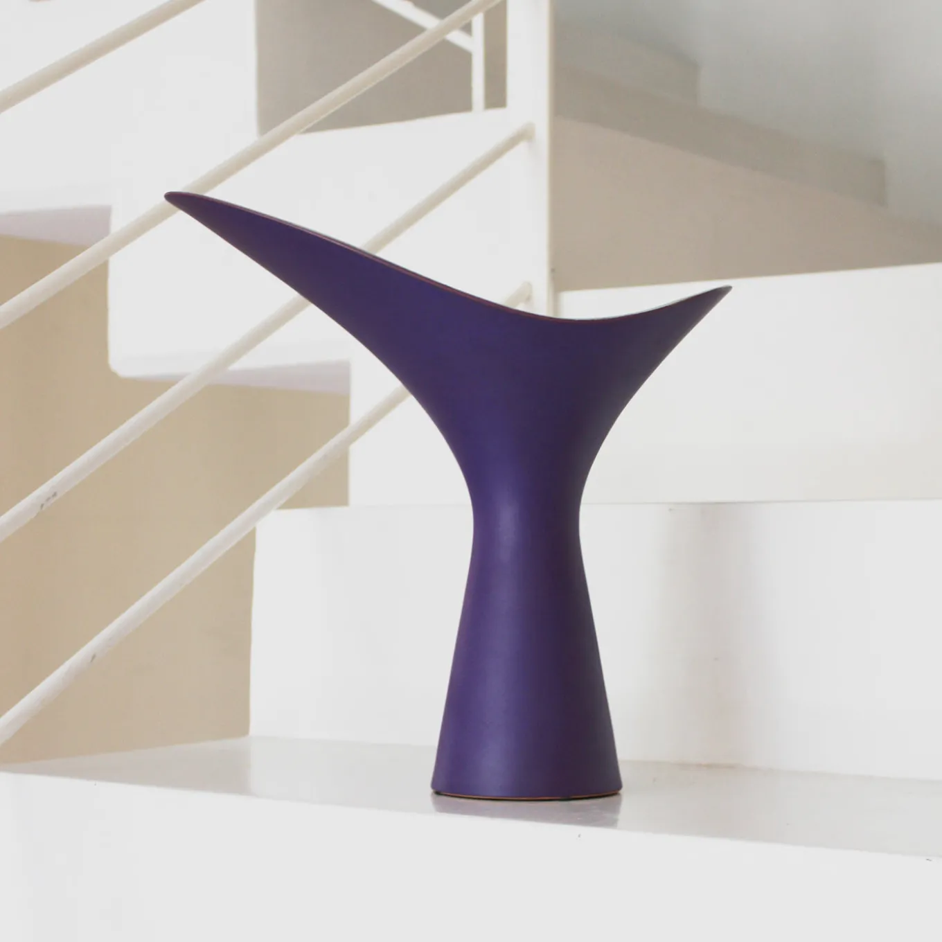 Vaso in Ceramica Viola Scuro Kàlla di Luca Binaglia