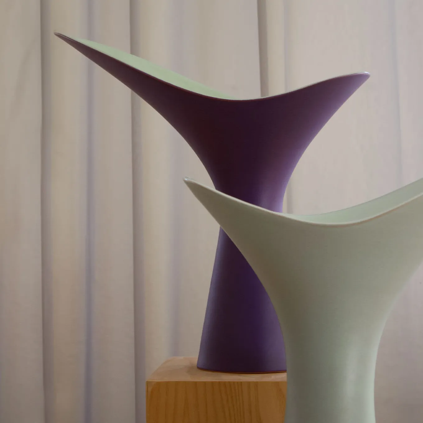 Vaso in Ceramica Viola Scuro Kàlla di Luca Binaglia
