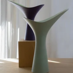 Vaso in Ceramica Viola Scuro Kàlla di Luca Binaglia