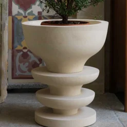 Vaso in pietra calcarea Ondulation di Matali Crasset