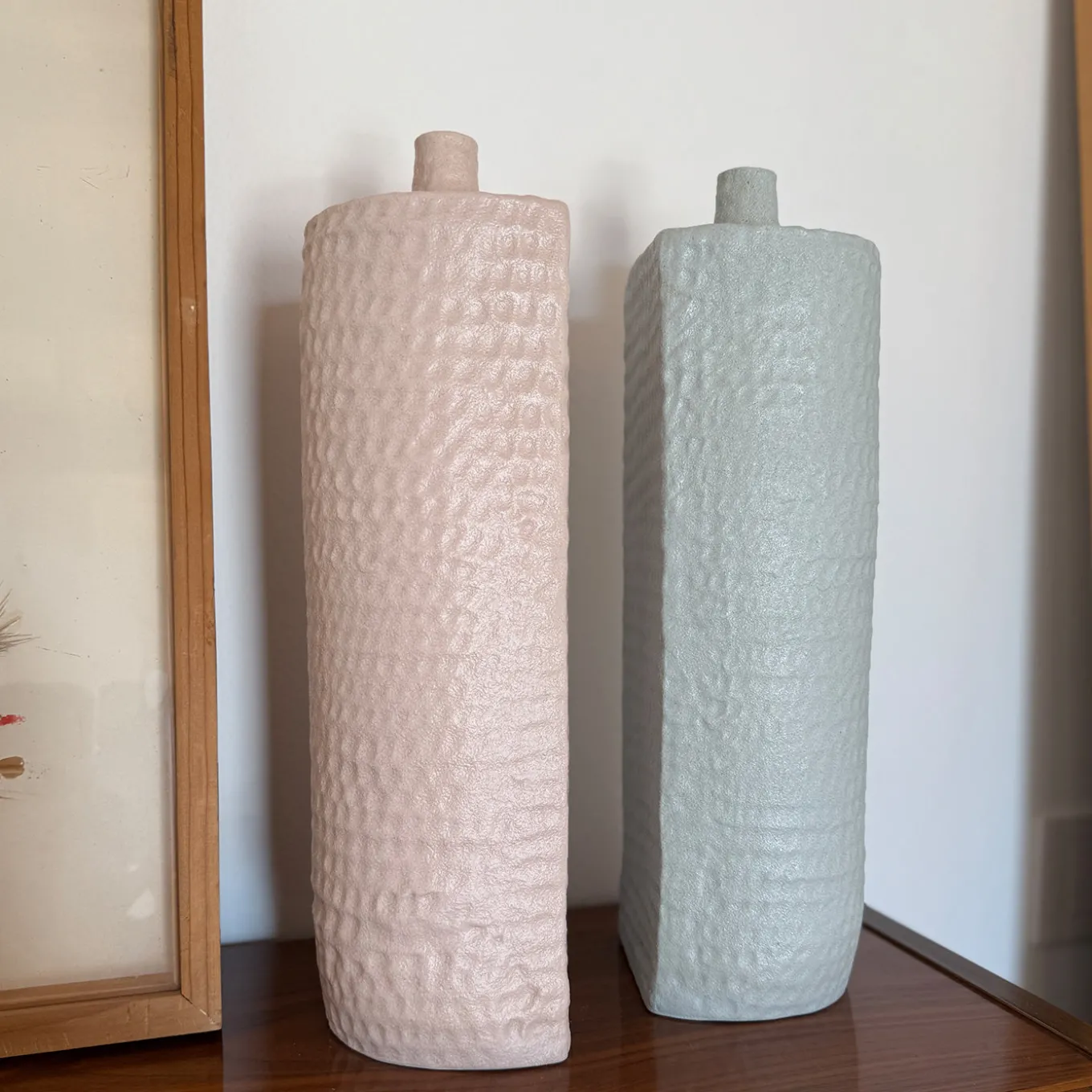 Vaso piatto bianco floreale Battuti di Andrea Anastasio