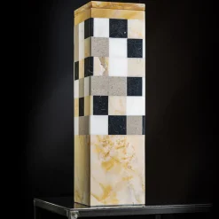 Vaso quadrato in marmo giallo e bianco con coperchio di Luciano Setten