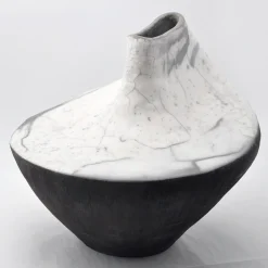 Vaso scultura Carlotta di Nino Basso