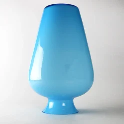 Vaso turchese simile a un'anfora