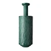 Vaso verde alto di Bethan Laura Wood
