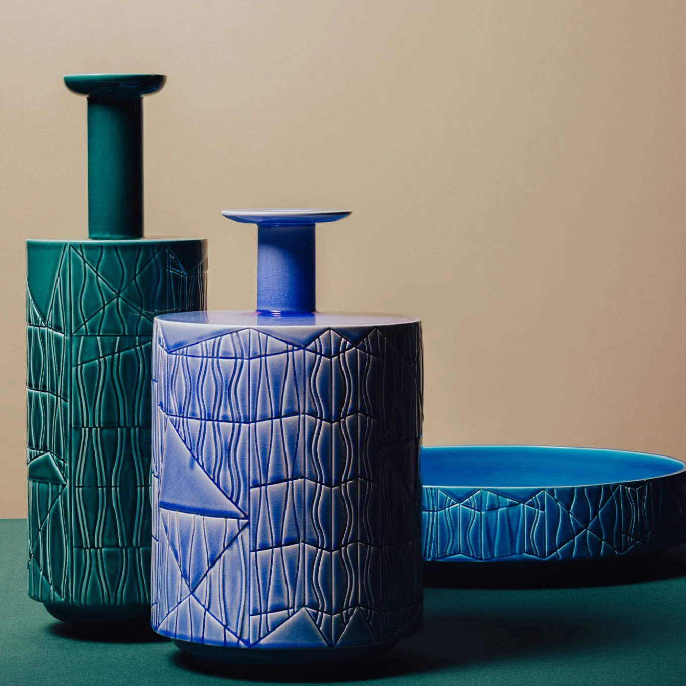 Vaso verde alto di Bethan Laura Wood