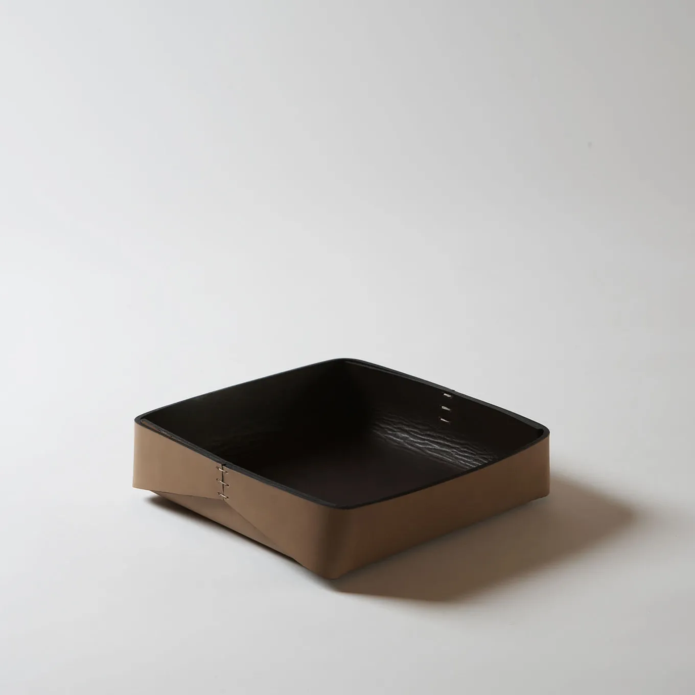 Vide Poche quadrata grande Regular di Oscar Maschera