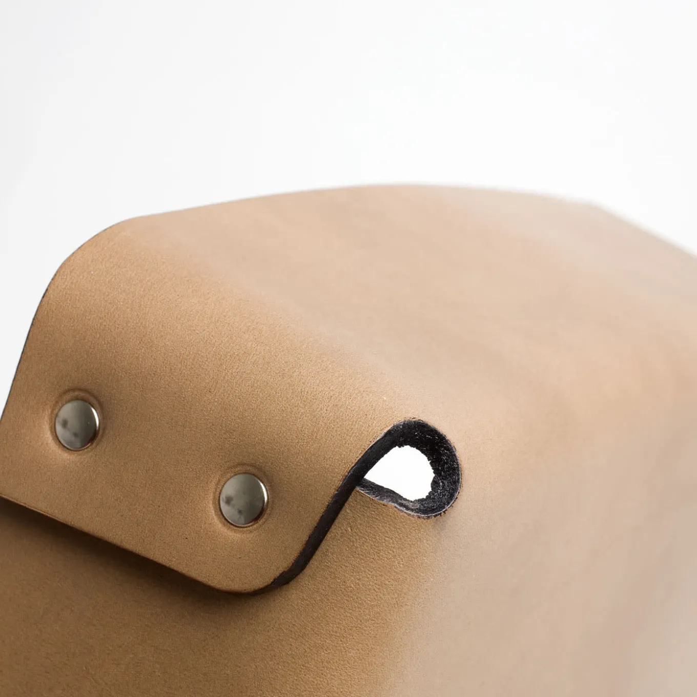 Vide Poche Rivets Attilio di Claude Bouchard